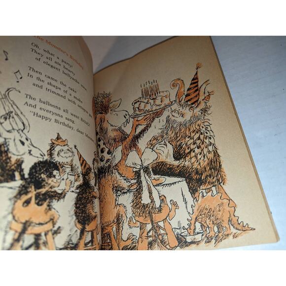 Lot 9 Vintage Collectible Children's Chapter Books Rare Halloween Scary Rare - Picture 8 of 10